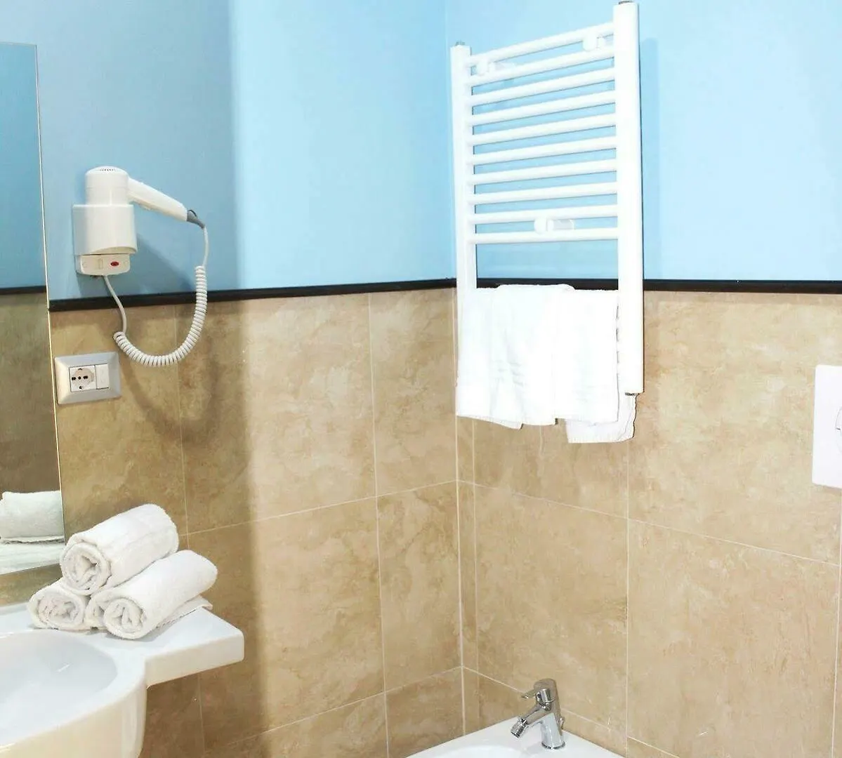 Hotel Gran Torino Rzym 0*,